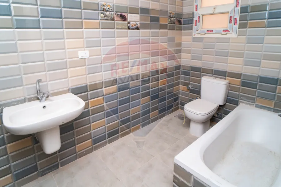 شقة للايجار 178 م سموحة (كومباوند الصيادلة)