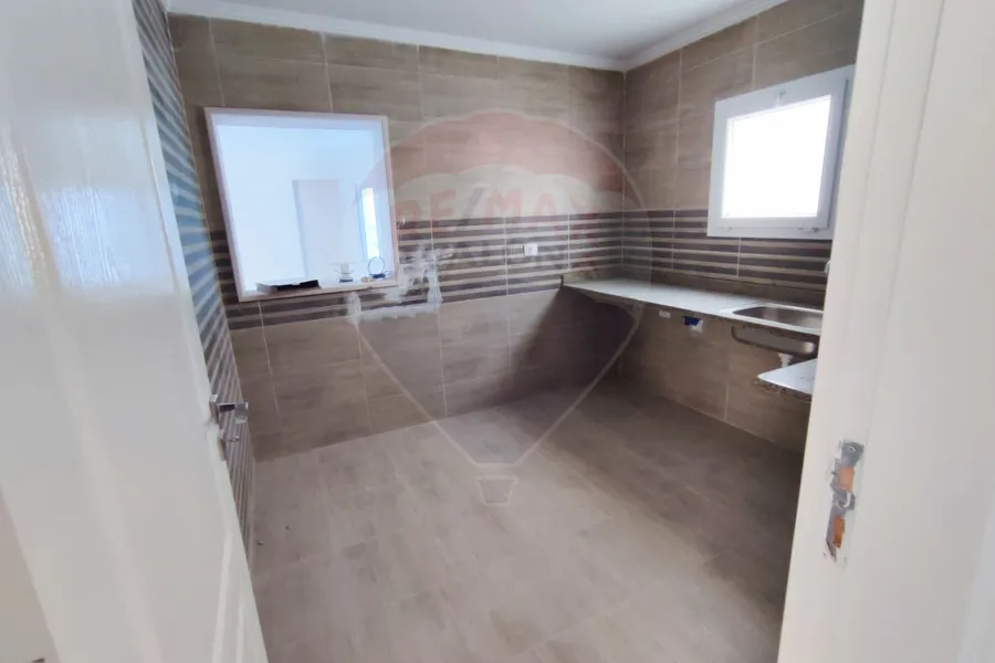 فيلا للبيع 290 م الساحل الشمالى ( قرية مرسيليا بيتش 4) - أول سكن