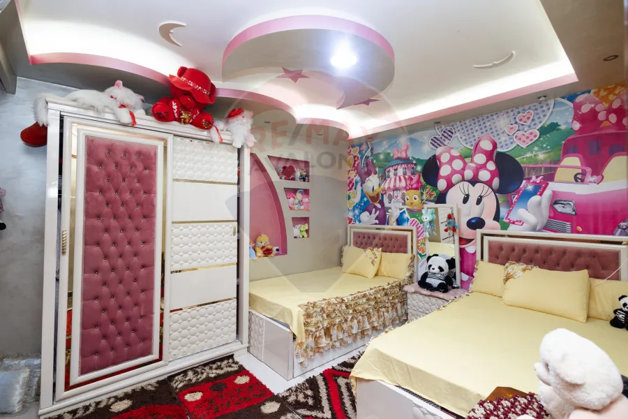 شقة للبيع 125 م محرم بك (خطوات من ش امير البحر الرئيسي)