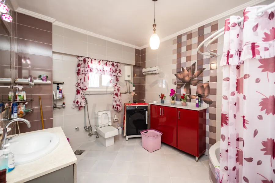 Apartment for sale 560 m Louran (Sarhank St.)