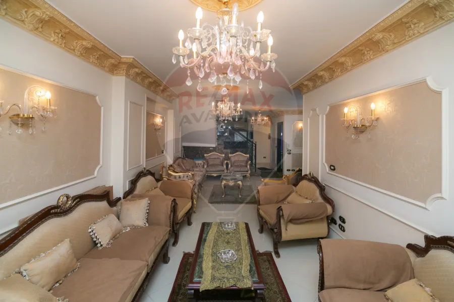 شقة دوبلكس للبيع  180 م بولكلي (خطوات من ش أبو قير)