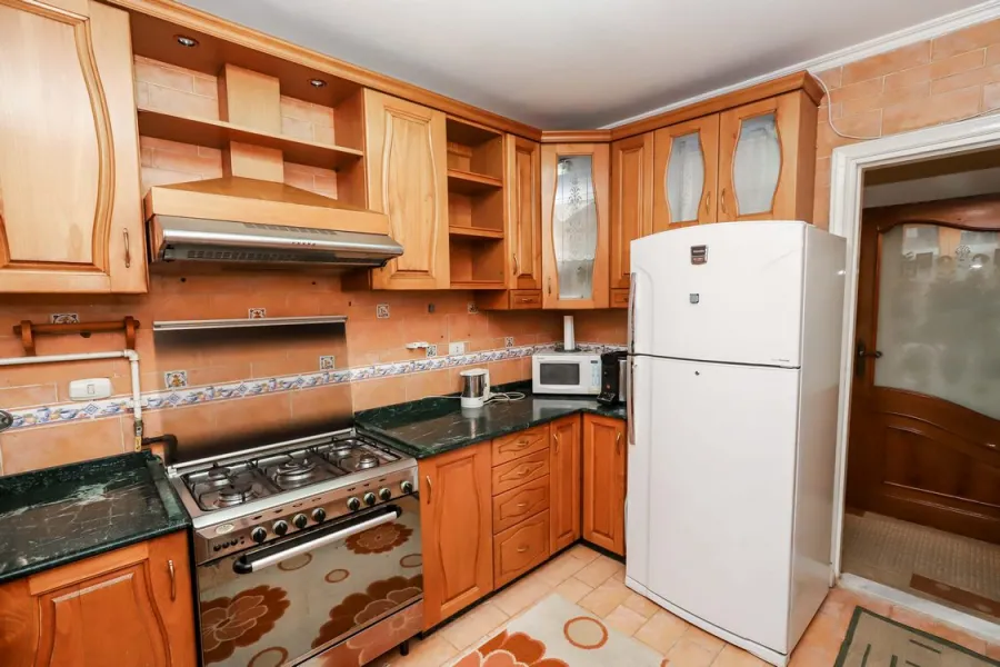 شقة للايجار مفروش 220م سابا باشا