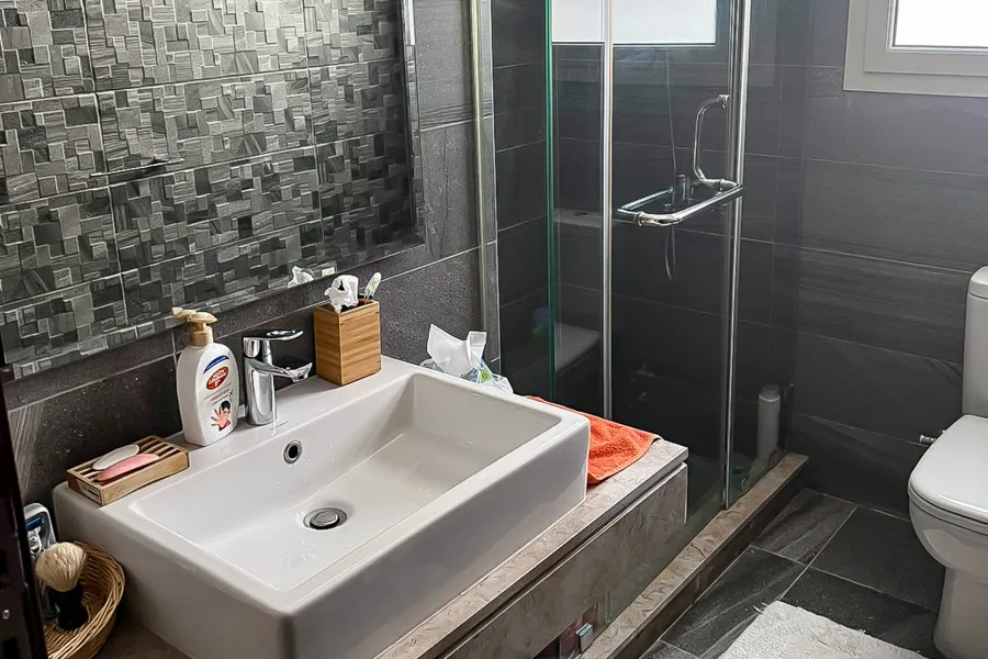 بنتهاوس للبيع (هاسيندا باي - سيدي عبد الرحمن) 204 م + 95 م روف - 15,000,000 ج