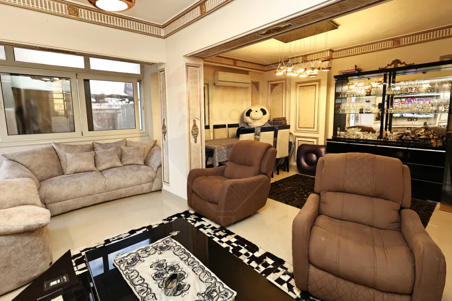 شقة دوبلكس  للبيع 130 م لوران ( متفرع من ش الاقبال )