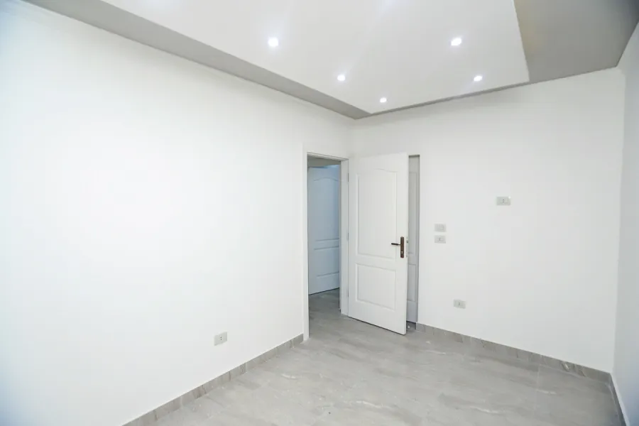 عيادة طبية للبيع 72م سموحة (ش زكي رجب - داخل مجمع طبي)