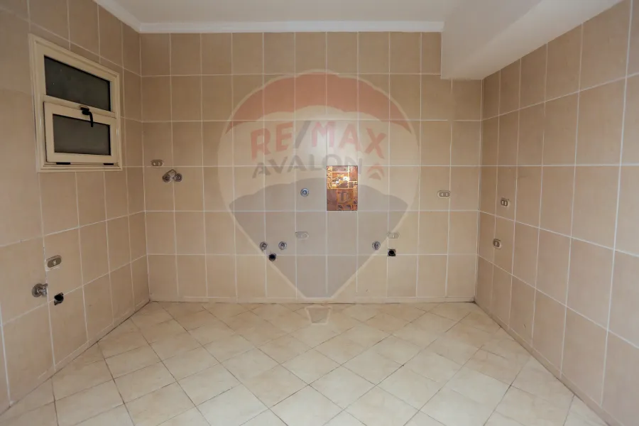 شقة للبيع 198 م سموحة ( عمارة كونتننتال تاور - ش فوزى معاذ)