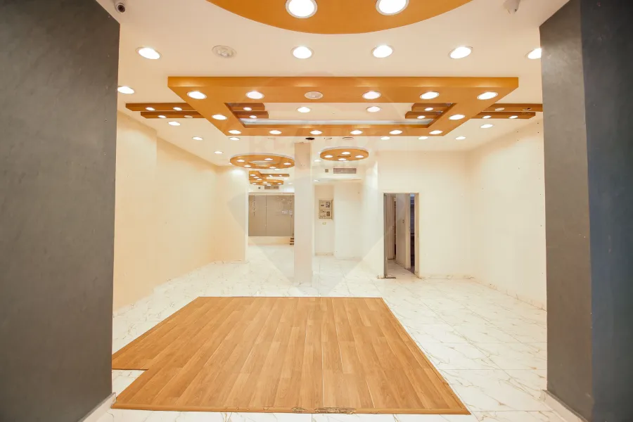 محل للبيع 300 م جليم (طريق الحرية)