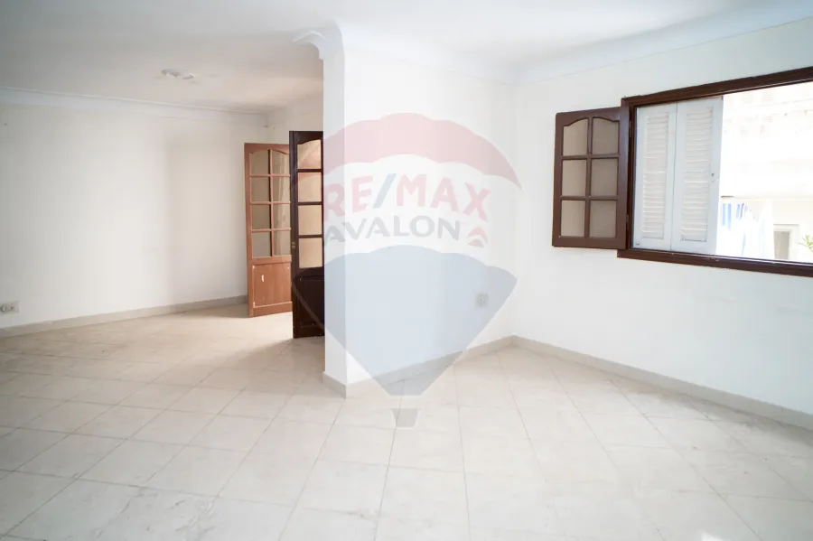 شقة للبيع 130 م سيدي بشر (ش سعيد البندارى)