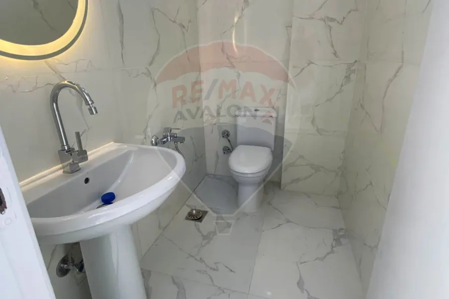 فيلا ستاند الون للبيع (بيرلا مارينا) 250 م