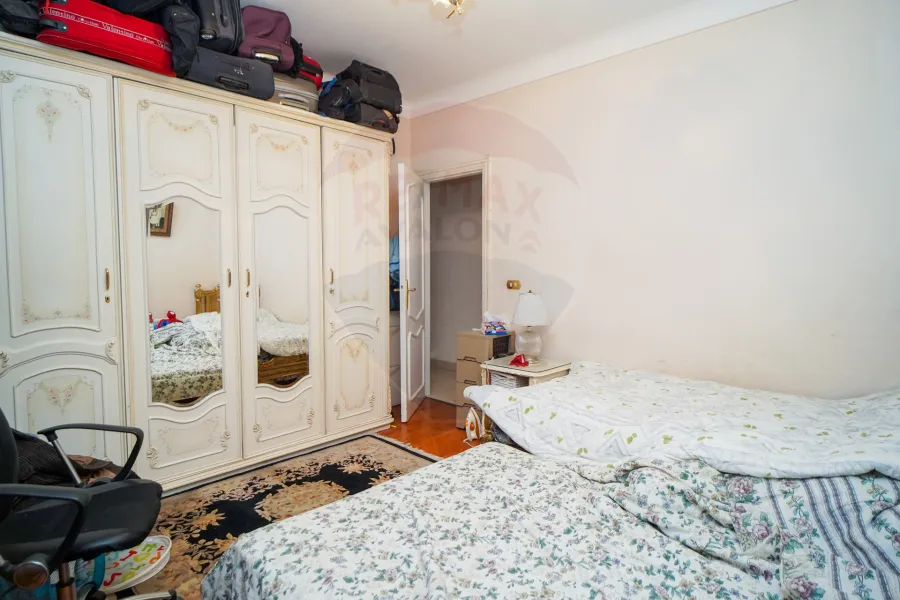 شقة للبيع 170 م لوران (ش عبد السلام عارف)