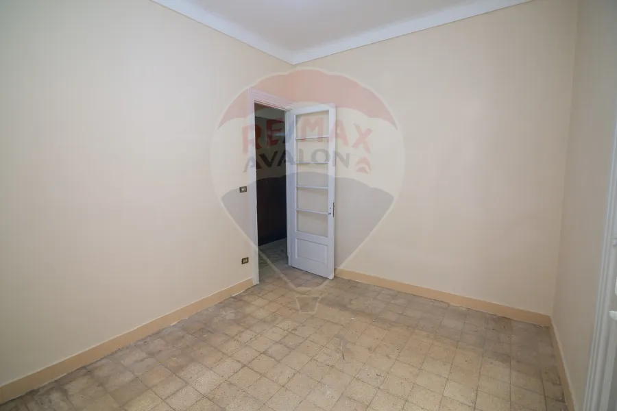 Apartment for sale 140 m Sporting (Omar Lotfy St.)