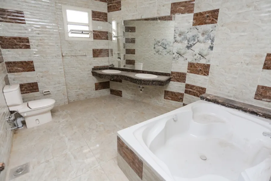 Apartment for sale 375m Victoria (Tram Station)