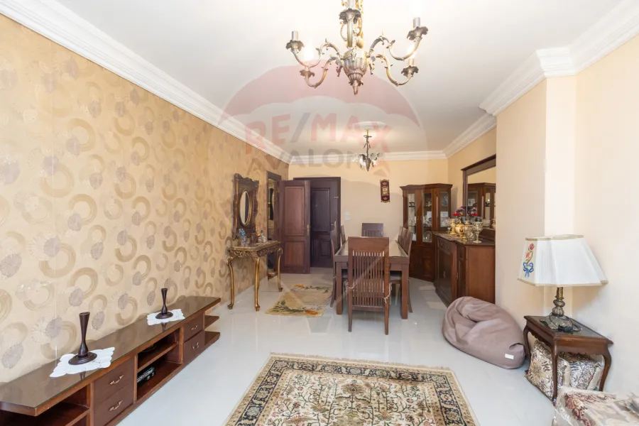 شقة للبيع 150 م ثروت (ش عبد الحميد الديب)