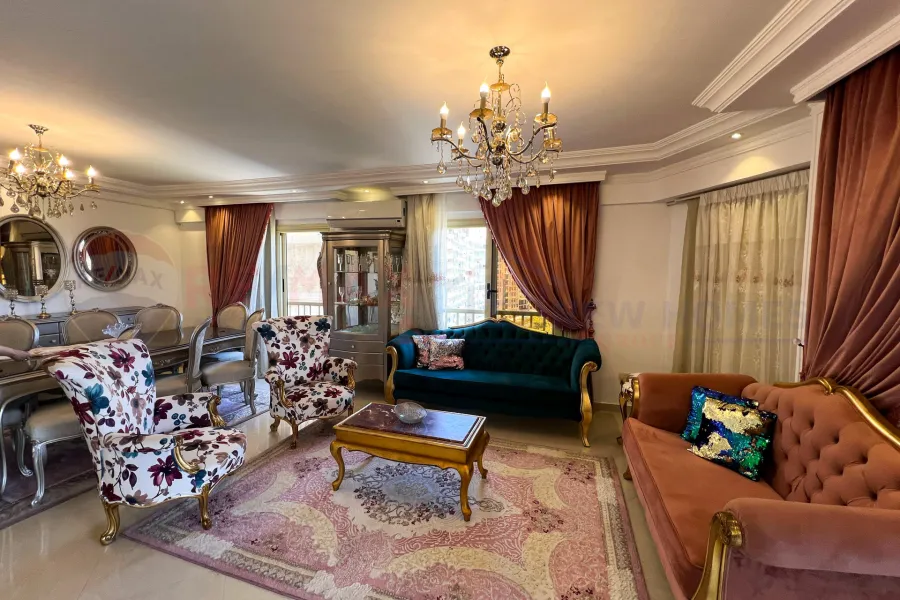 شقة للايجار 204 م سبورتنج (ش احمد علام)