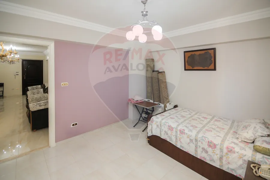 شقة للبيع 100 م سبورتنج (خلف فندق جدة)