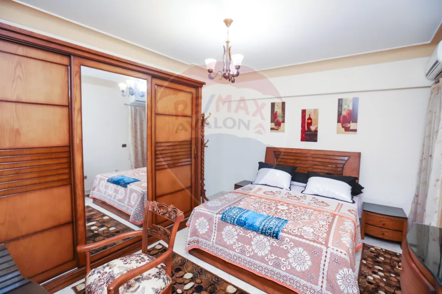 شقة للبيع 160 م ميامي (على البحر مباشرة)