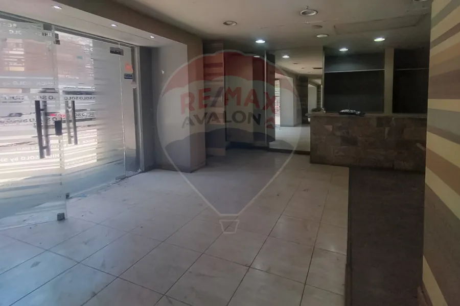 Shop + mezzan for rent 460 m Moustafa Kamel (Abu Qir st.)