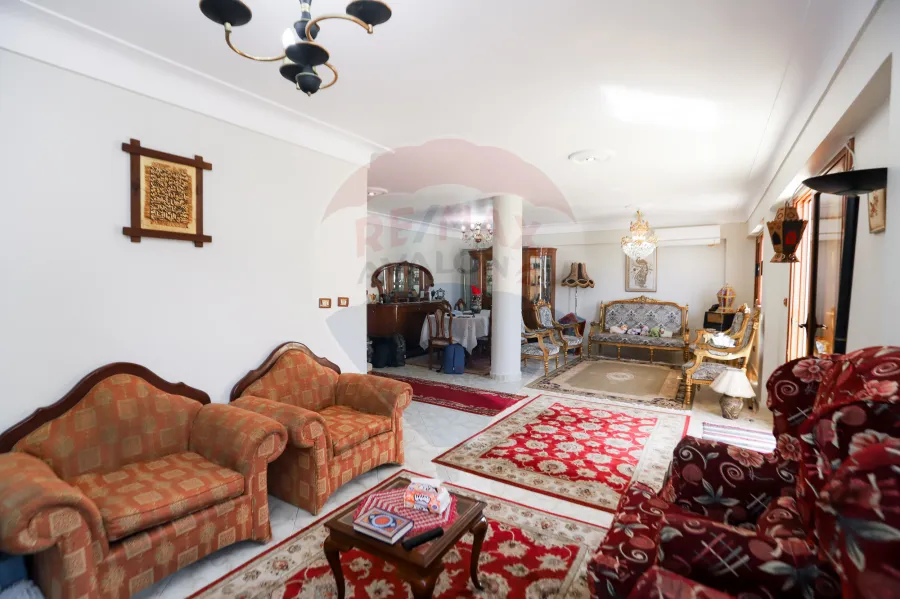 شقة للبيع 175 م سبورتنج ( خطوات من شارع ابوقير )