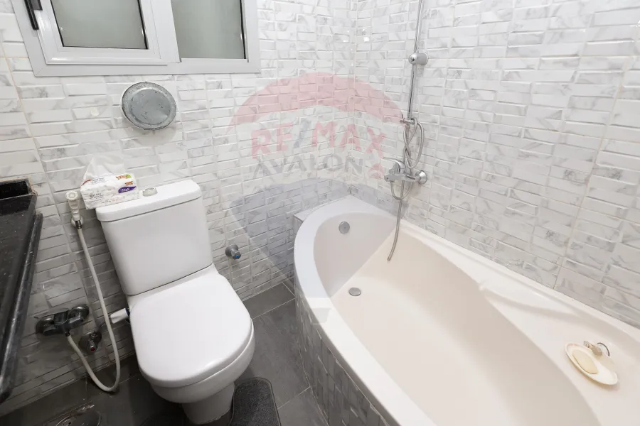 Apartment for sale 180 m Janaklis (steps from the tram - near Fathallah)