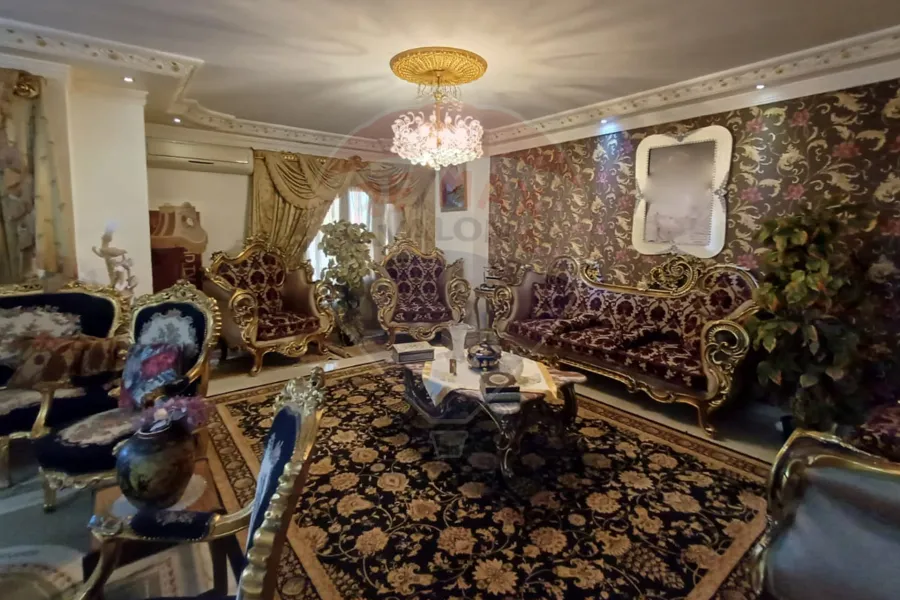 شقة للبيع 240 م سابا باشا (ش الصابونجي)