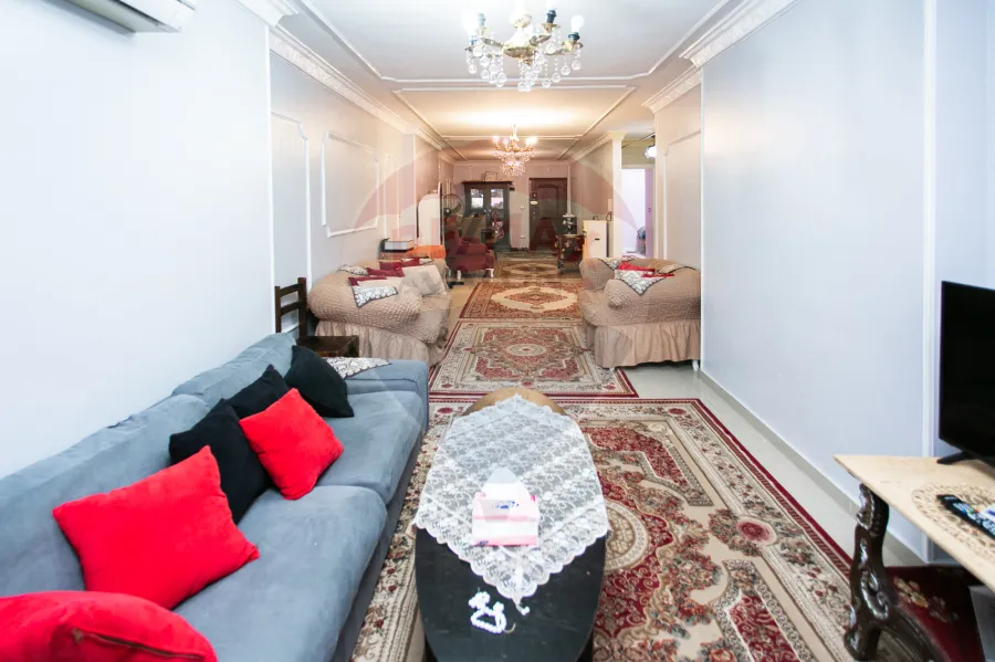 Apartment for sale 155 m Camp Chezar (steps from Sea & university bridge)