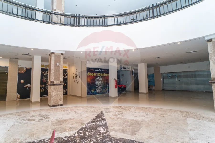 محل للايجار 220 م المنتزه (داخل مول رويال بلازا)