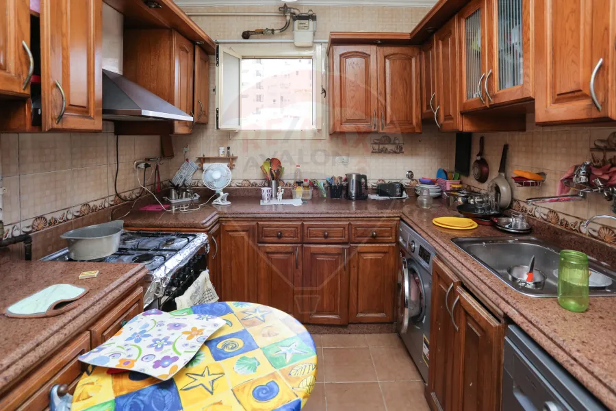 شقة للبيع 156 م سموحة (ش كمال الدين صلاح)