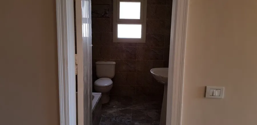 فيلا للإيجار370م كينج مريوط (كومباوند أليكس ويست - مطلات الجولف)