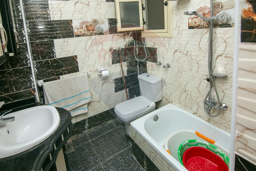 شقة للبيع 130 م سبورتنج (خطوات من ش بورسعيد)