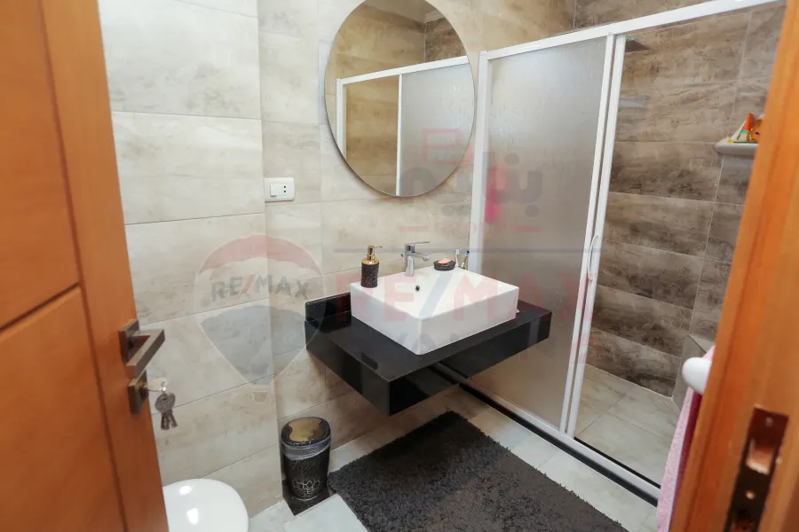 شقة للبيع 100 م سموحة (ش بهاء الدين الغتوري)