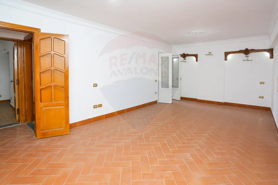 شقة للايجار 100 م صافي سموحة (طريق 14 مايو - ابراج السرايا)