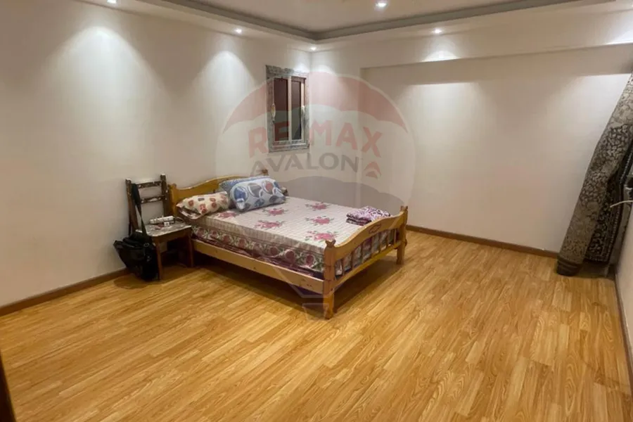 شقة للبيع 185 م سموحة (ش الطيار محمود شكري)