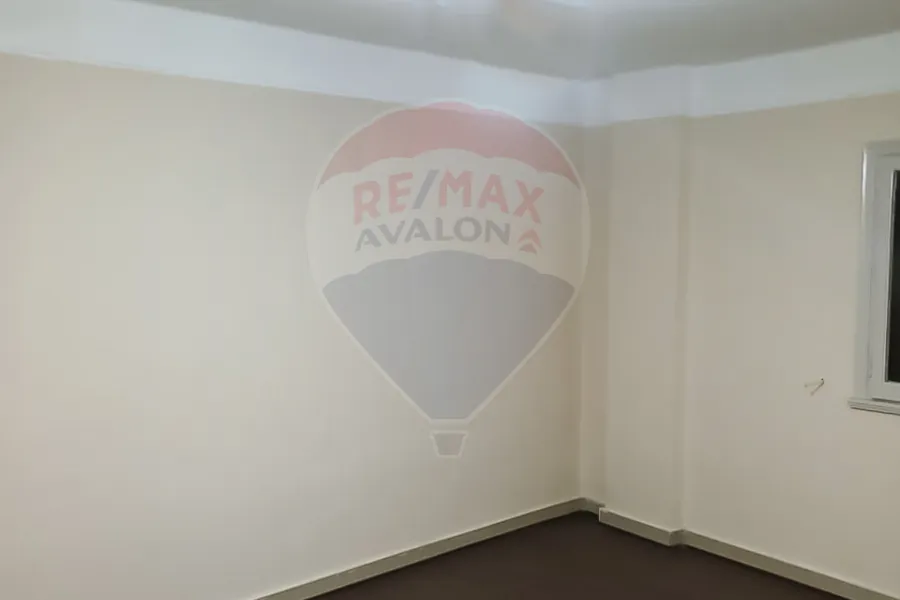 Administrative unit For Rent 200 m Glim (Abu Qir St.)