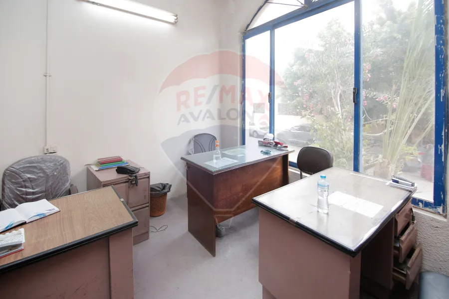 مقر إداري للبيع 250 م المنتزة (أمام قصر المنتزة)