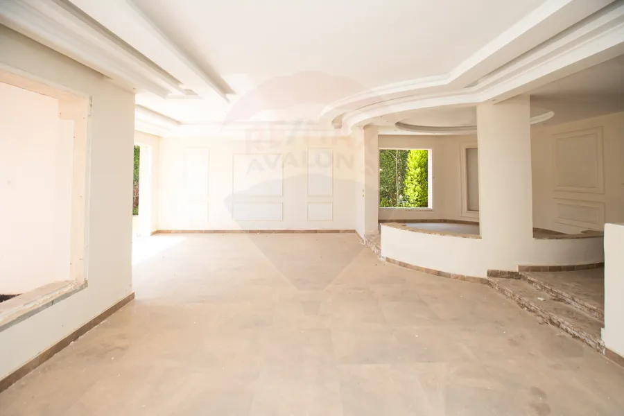 فيلا توين هاوس للبيع 419 م كينج مريوط (كومباوند اليكس ويست - فيو البحيرة)