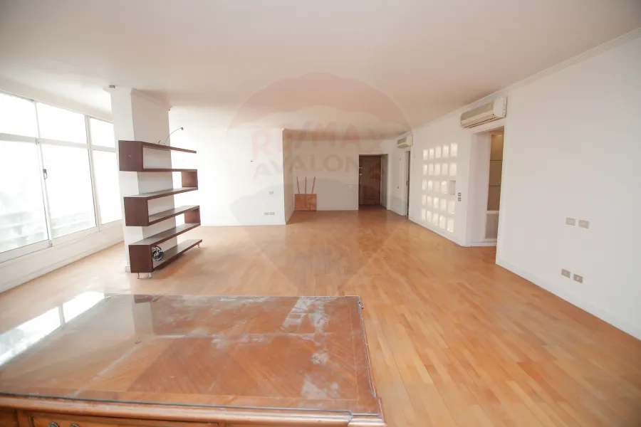 شقة للبيع 270 م كفر عبده (ش الإسماعيلية)