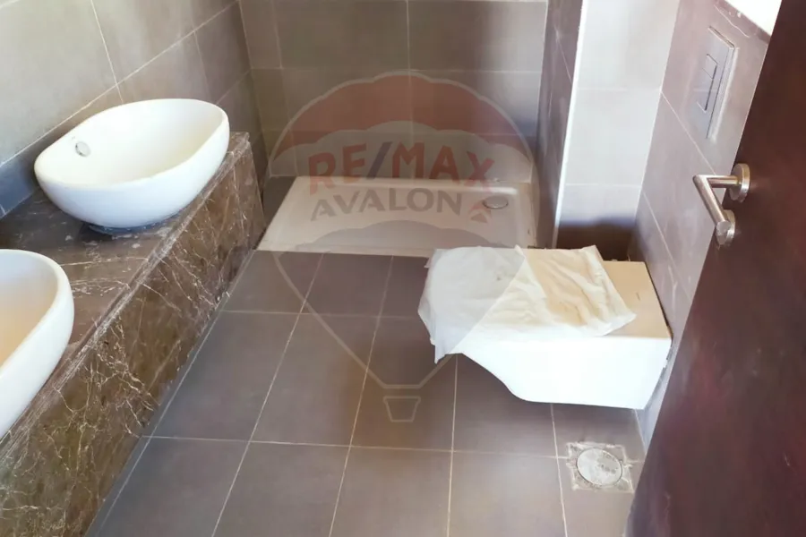 استلام فوري فيلا ستاند الون للبيع 330 م  (اكتوبر - O West)