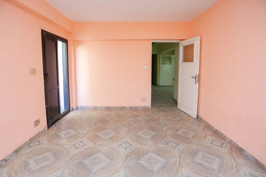 Apartment for sale 200m Sidi Gaber (Bor Saied St.)- Residential or Commercial