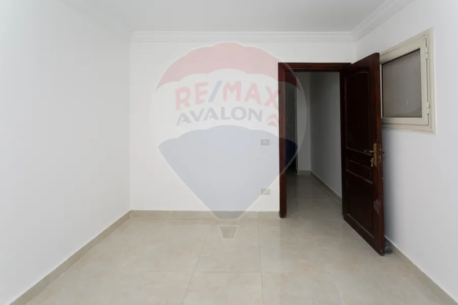 شقة مرخصة إداري للإيجار 86 م الأزاريطة (ش شامبليون - عمارة براند)