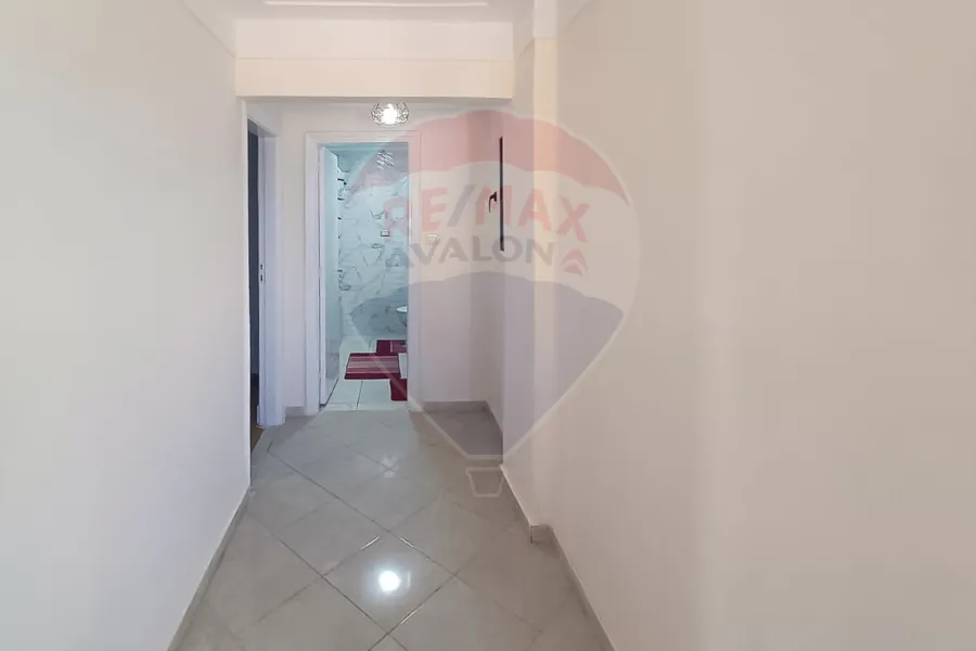 شقة للإيجار 100 م سيدي بشر (بجوار مدرسة الطفولة السعيدة)