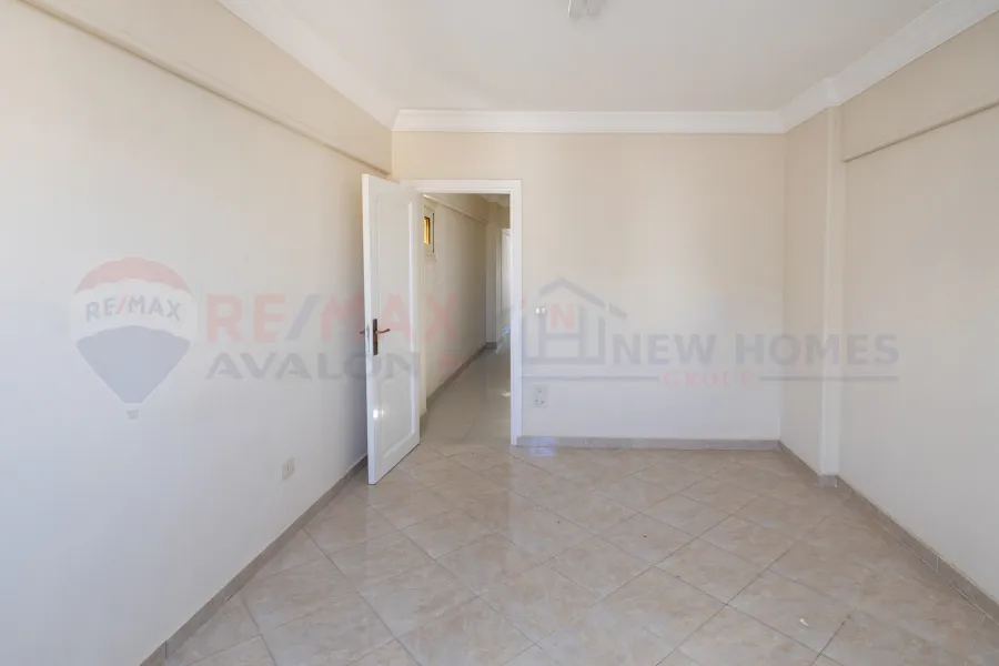 Apartment for sale 200 m Al Ibrahimeya (steps from Sporting Club)