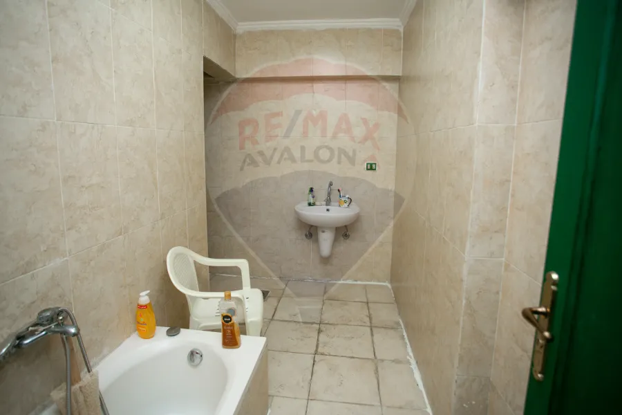 شقة للبيع 145 م المندرة (رويال بلازا)