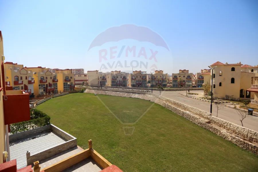 فيلا ستاند الون للبيع (بيرلا مارينا) 127 م