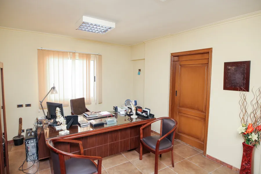 وحدة إداري للبيع 83م سموحة  (كوبري 14 مايو - عمارات الوطنية)