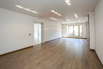 شقة للبيع 520 م سموحة (ش فوزي معاذ مباشره - عماره براند)