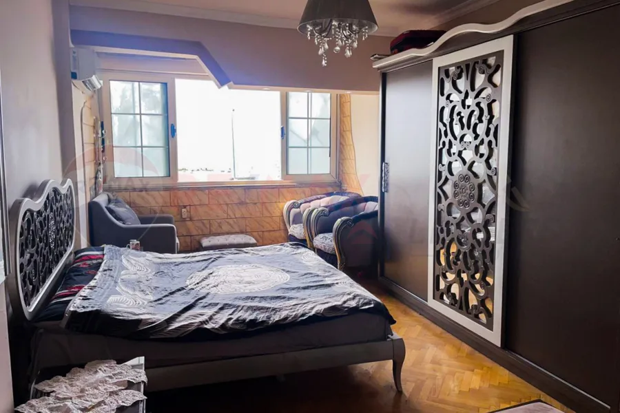 شقة للبيع 140 م كيلوباترا (علي البحر مباشرة)