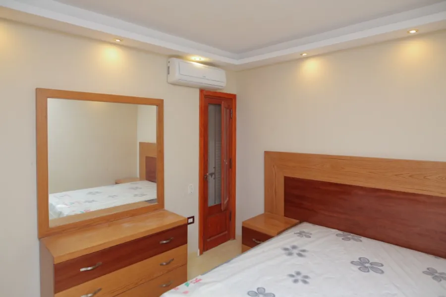 شقة للإيجار مفروش 125م سيدى جابر - خطوات من البحر ومستشفى القوات المسلحة