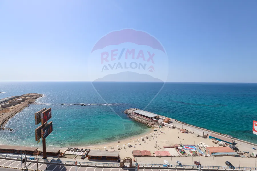 شقه للبيع 600 م سان ستيفانو (على البحر مباشرة)