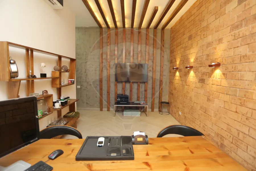 Office for sale 118 m Gleem (mostafa maher st.)