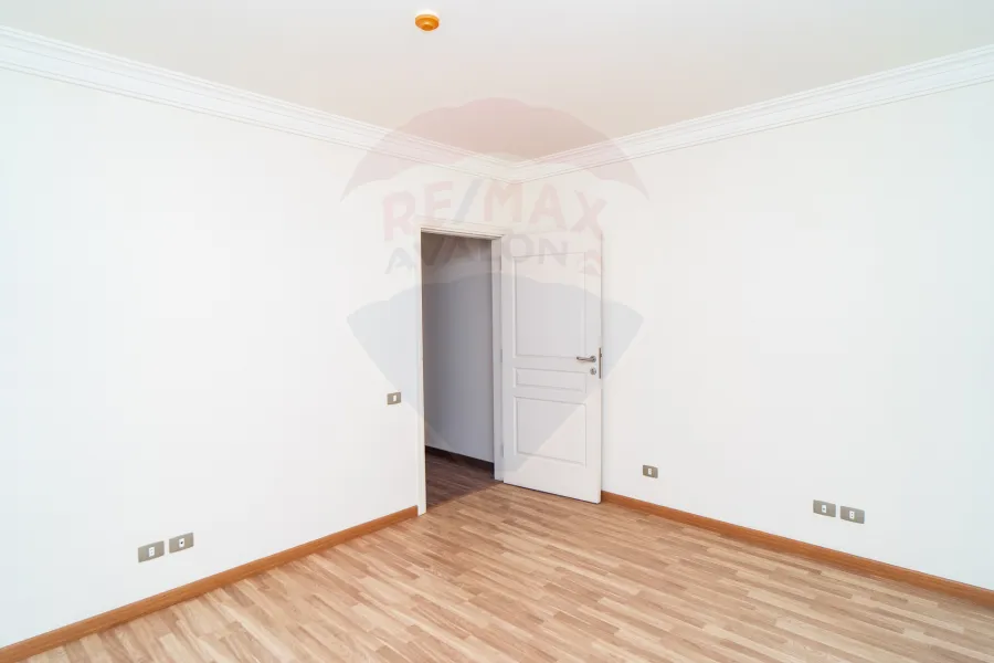 شقة للبيع 270 م كفر عبده (عمارة براند)